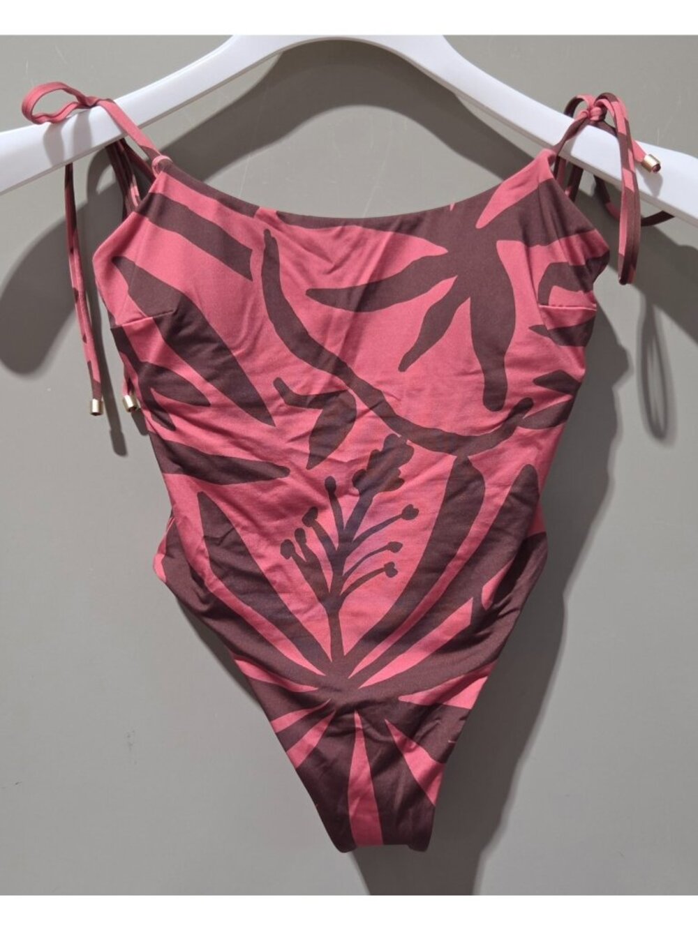 Vitamin A Dark Mauve Tropical Floral Scoop Neck 1 Pc Swimsuit -- Size XXL 20